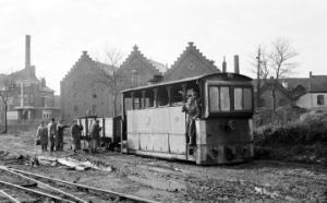 Photo 01895 Eghezée. Manoeuvres dans la sucrerie avec la locomotive à vapeur 689. Date: inconnue
